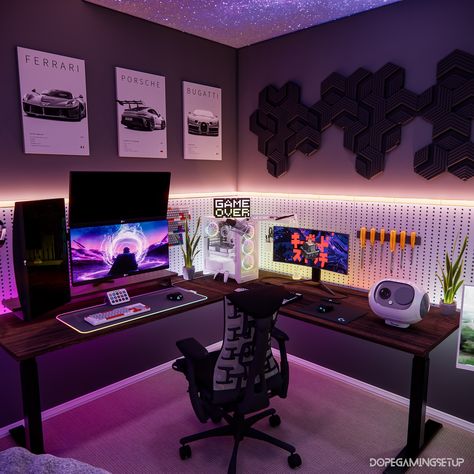 A gaming room designed for a racing fanatic 🏁🏎️ Few pegboards at the back for mounting office stuff and 2 setups one for work and other one for gaming along with a racing sim ! @lifx beams to light up the setup area and @goveeofficial projector for creating an ultimate home theatre experience with a @lovesac beam bag (5’) Screensaver from @visualdon Background video from @nomadicambience Room size : 13’1 x 12’1 @dopegamingsetup #gaming #gamingcommunity #pcgaming #gamer #gamingpc #roo... Gaming Room Bedroom Ideas, Gaming Room Set Up, Retro Gaming Room Setup, Video Game Office, Gaming Room Setup For Boys, Video Games Room, Adult Game Room, Streamer Room, Stream Room