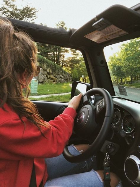 Auto Jeep, Jeep Photos, Red Jeep, Girls Driving, Bmw Autos, Dream Cars Jeep, Car Goals, Jeep Lover, Jeep Renegade