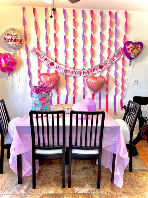 Dollar Store Birthday Decor, Easy Streamer Decorations Birthday, Last Minute Birthday Decorations, Budget Birthday Party Ideas Kids, Diy Dollar Tree Birthday Decorations, How To Decorate For A Birthday Party, Low Budget Birthday Ideas, Dollar Tree Birthday Ideas, Low Budget Birthday Decoration