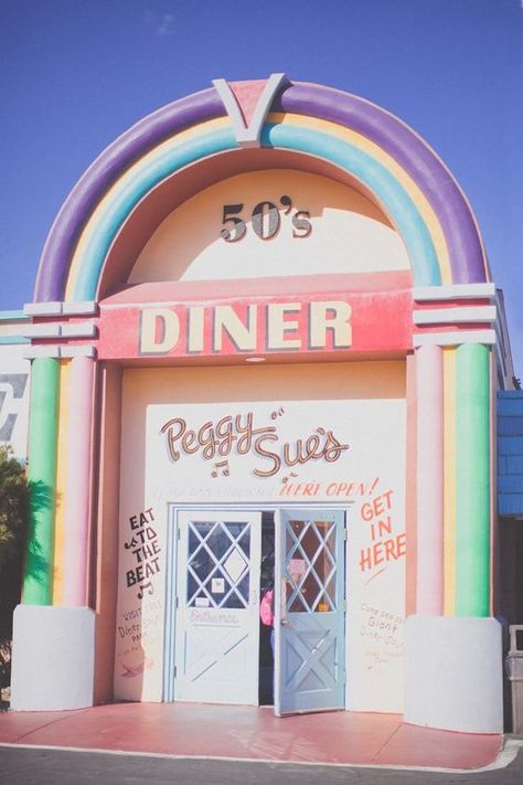 ✧* @maciebby *✧ 1950s Aesthetic, Mobil Design, 50s Aesthetic, Vintage Diner, Fotografi Kota, Bedroom Wall Collage, Collage Vintage, Estilo Art Deco, Pastel Pink Aesthetic