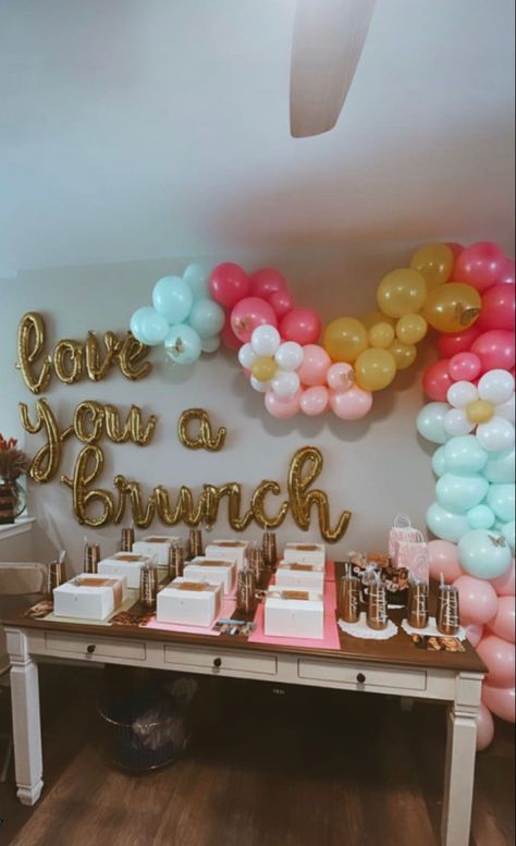 Birthday Brunch Activities, Brunch Banquet Ideas, Group Brunch Recipes, Bridesmaid Luncheon Ideas Food, Bridal Luncheon Themes, Bridal Party Brunch Ideas, Bridesmaid Brunch Ideas Table Settings, Bridesmaid Brunch Proposal, Bridesmaid Brunch Decorations