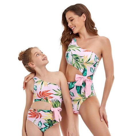 Retro Swimwear, Swimsuit Sale, Matching Swimwear, Costume Intero, Mommy And Me Outfits, Swimsuit Fashion, Designer Shorts, One Piece Swimwear, Two Piece Swimsuits