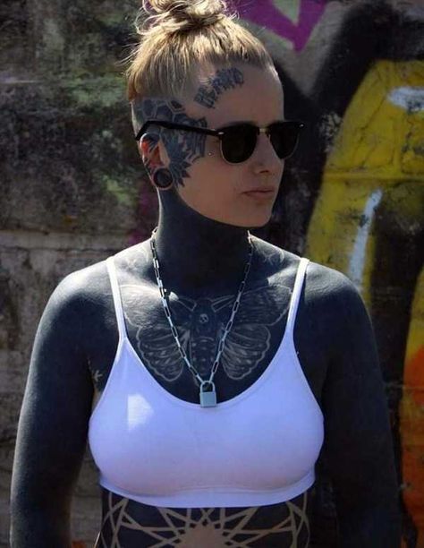 tattooed freaks 26 Chest Neck Tattoo, Back Of Neck Tattoos For Women, Full Neck Tattoos, Girls Tatoos, Heavily Tattooed, Floral Back Tattoos, Female Tattoo Models, Face Tattoos For Women, Back Piece Tattoo