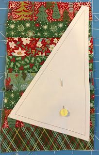 Christmas Tree Quilt Block, Holiday Quilt Patterns, Tree Quilt Block, Christmas Decorations Sewing, Christmas Quilting Projects, Quilted Table Runners Christmas, Christmas Quilt Blocks, Christmas Tree Template, Christmas Tree Quilt