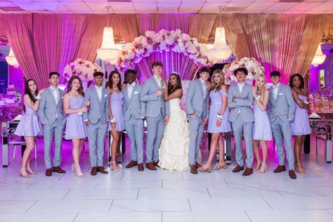 Sweet Sixteen Court Ideas, Sweet 16 Family Photos, Court Gifts Sweet 16, Sweet 16 Court Pictures, Sweet 16 Group Photoshoot, Sweet 16 Court Proposals, Court Sweet 16, Sweet 16 Court Ideas, Sweet 16 Court Dresses