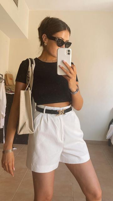 White Zara Shorts Outfit, Monochrome Outfit Summer Classy, Crop Top Business Outfit, Effortless Shorts Outfit, Effortless Shorts Aritzia, White Shorts White Top Outfit, White Shorts Black Top Outfit, White Button Down Summer Outfit, Black Shorts Outfit Women