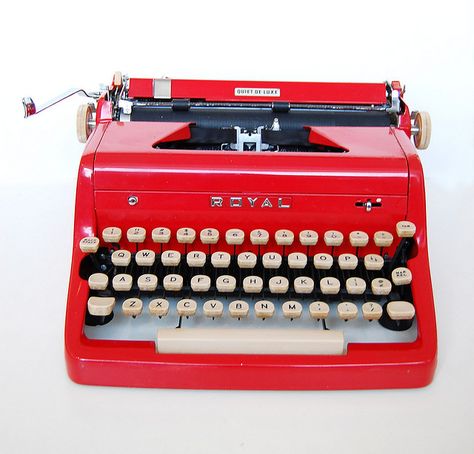 Royal Typewriter, Write Your Own Story, Dark N Stormy, Stormy Night, Haruki Murakami, The Wizard Of Oz, Virginia Woolf, Vintage Typewriters, Le Havre