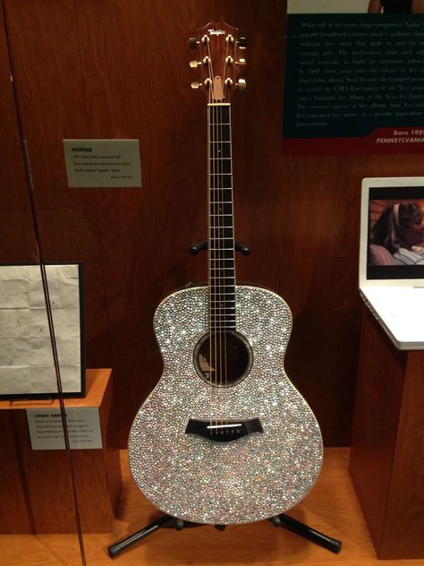 Taylor Swift Instruments, Taylor Guitar Aesthetic, Acoustic Guitar Taylor Swift, Taylor Swift Guitar Aesthetic, Taylor Swift Fearless Guitar, Fearless Guitar, Glittery Guitar, Guitar Taylor Swift, Nashville Country Music