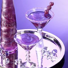 Viniq. Vodka infused Moscato. Beautiful shimmering drink Heidelberg, Hey Bartender, Spirit Drink, Baby Shower Purple, Infused Vodka, Black Food, Purple Sparkle, Sweet Drinks, Whiskey Cocktails