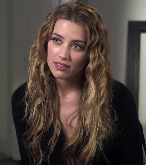 Amber Heard, Amber Heard Aesthetic, Amber Heard Hair, Hair Styles 2017, Famous Stars, Cold Day, Celebrities Female, Beautiful People, My Girl