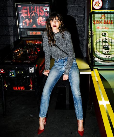 We partied with them in the name of journalism. Violette Serrat Style, Violette Makeup, Violette Serrat, Party Outfits Night, Looks Jeans, Fashion Moodboard, Women Fashion Edgy, Dream Style, Evening Outfits