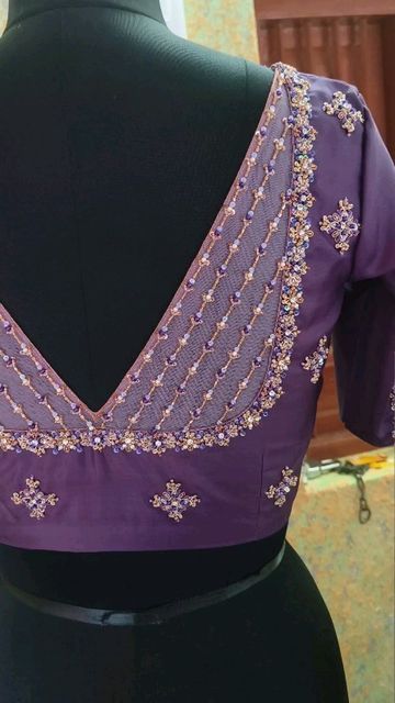 Net Blouse Embroidery Designs, Indian Designer Blouses, Magam Work On Pattu Blouse, Pattern Saree Blouse Designs, Letest Desine Blouses, Work Blouse Designs, Netted Blouse Designs, Latest Model Blouse Designs, Blouse Designs High Neck