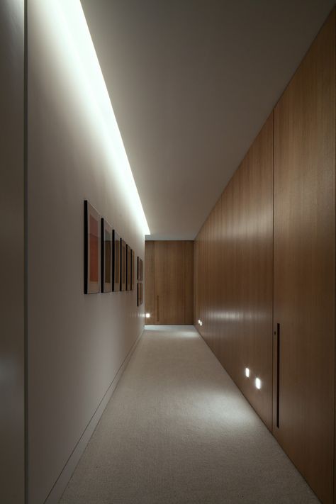 residência sp Apartment Corridor, Wood Slat Ceiling, Vstupná Hala, Blitz Design, Hal Decor, Design Hall, Hotel Corridor, Corridor Design, Aesthetic Apartment