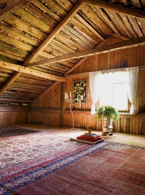 Sala Yoga, Meditation Room Design, Home Yoga Room, Yoga Meditation Room, Yoga Studio Home, Deco Zen, Attic Space, Yoga Space, Attic Renovation