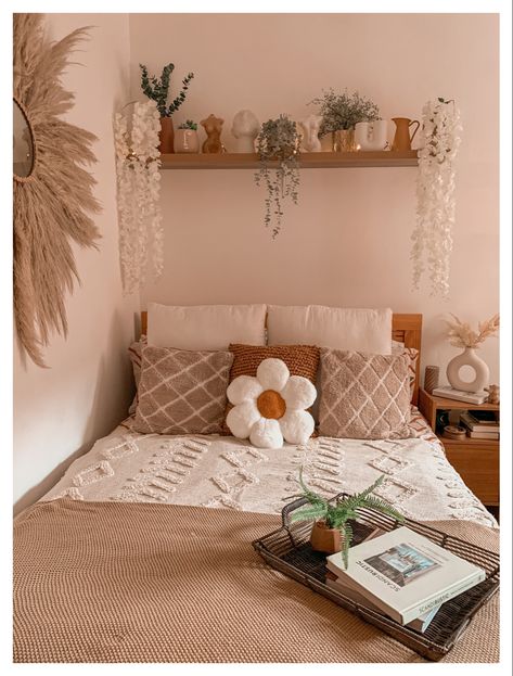 Beige, bedroom, natural bedroom, ideas for bedroom, plants, SHEIN, Daisy pillow, floating shelf Bedroom Ideas For Small Rooms Cozy, Zimmer Diy, Decoring Ideas, Beige Room, Hiasan Bilik, Apartment Home, Apartment Aesthetic, Preppy Room, Cozy Room Decor