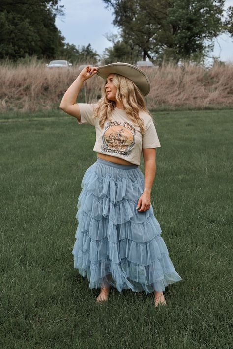 The Belle of the South Country Victorian Midi is a modern southern dream. Featuring textured and pin tucked shift material, Carolina blue color, ruffle detailing, an elastic waistband, and a tiered silhouette that falls into a ankle length cascade.  Perfect for lovers of southern and Victorian style.  Dress it up with a bodysuit or down with a graphic tee. Make it your choice for roaming meadow photoshoots, vacation trips to winery and orchards, weddings, country music festivals, cottage retreat Modern Western Fashion Woman, Southern Fashion Country, Western Wedding Guest, Country Music Outfits, Boho Western Outfits, Country Couture, Weddings Country, Country Victorian, Country Western Wedding