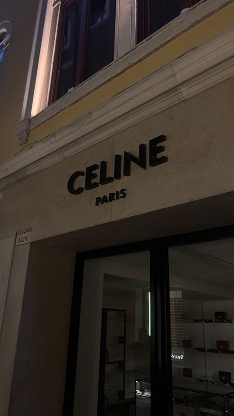 #celine #fashion Celine Outfit Aesthetic, Valentino Aesthetic Wallpaper, Celine Core, Lisa Core, Celine Aesthetic, Celine Brand, Celine Logo, Celine Model, Celine Fashion