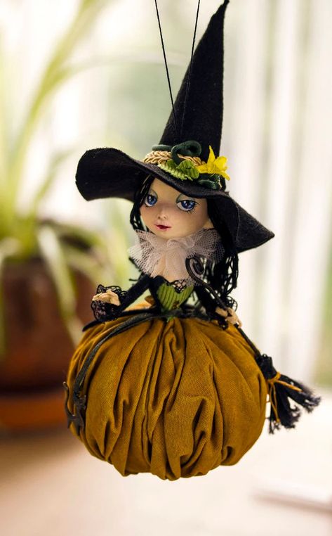 The Pumpkin Witch Doll Making Guide PDF - Etsy Witch Dolls Handmade, Diy Halloween Doll, Diy Christmas Angel Ornaments, Kitchen Witch Doll, Felt Witch Hat, Witch Dolls, Halloween Witch Dolls, Anniversaire Harry Potter, Adornos Halloween