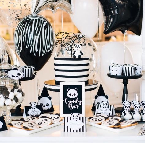 Panda Party Ideas, Panda Candy, Panda Themed Party, Panda Baby Showers, Panda Decorations, Panda Birthday Party, Panda Cakes, Panda Birthday, Panda Party