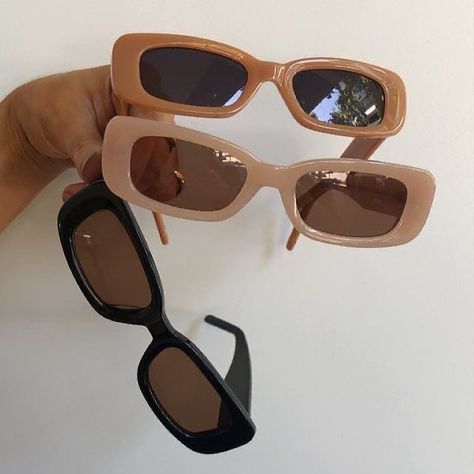 Sunglasses, nudes aesthetic, inspo 🤎 Kacamata Fashion, Accessory Inspo, نظارات شمسية, Trendy Glasses, Cute Sunglasses, Cute Glasses, Fashion Eye Glasses, Stylish Glasses, Trendy Sunglasses