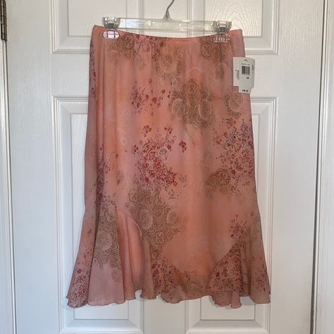 Preswick & Moore Petite Peach Skirt Floral Midi Skirt Outfit, Denim Midi Skirt Outfit, Flow Skirt, Long Plaid Skirt, Peach Skirt, Long Flowy Skirt, Black Leather Pencil Skirt, Maxi Skirts Summer, Midi Skirt Outfit