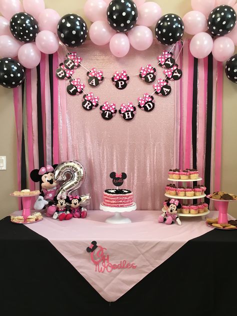 Minnie Mouse Birthday Ideas 1st, Minnie Mouse Birthday Backdrop Ideas, Minnie Mouse Diy Birthday Decorations, Minnie Mouse Birthday Ideas 3rd, Mini Birthday Decorations, 3 Minnie Mouse Birthday, Minnie Diy Decorations, Minnie Birthday Balloons, Birthday Decorations Minnie Mouse