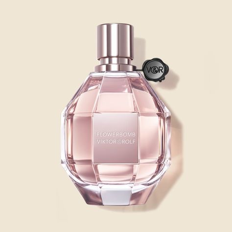 The explosion of thousands of flowers gives rise to an ultra-feminine, delicious fragrance. Sublime and addictive. Flowers, Fragrance, Viktor & Rolf