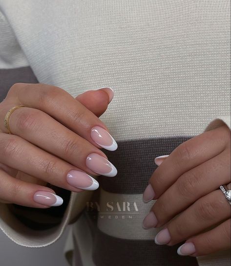 Natural Soft Gel Nails, French Nails Round Short, Dip Powder French Tip Almond, Natural French Manicure Almond, Round Tip Nails Acrylic, French Nails Acrylic Almond, French Tip Almond Nails Short, French Tip Acrylic Nails Pink, French Tip Almond Acrylic Nails