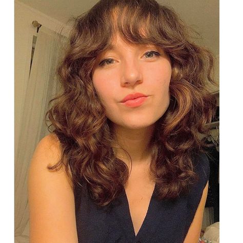 Style Wavy Bangs, Shoulder Length Wavy Shag, Wavy Shag Haircut Medium, Wavy Fringe Bangs, Temp Haircut, Shag Lob, Shaggy Wavy Hair, Short Wavy Shag, Wavy Shag Haircut