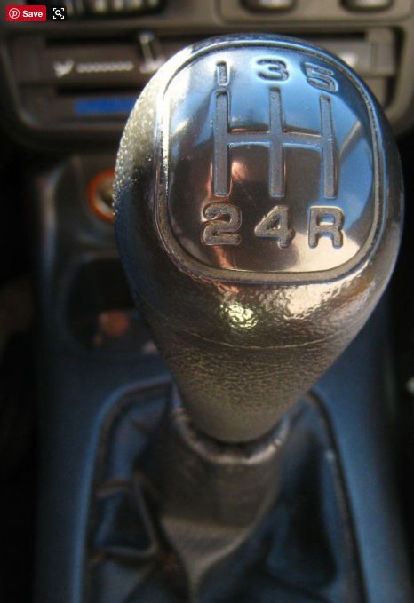 Driving Stick Shift, Driving Tips For Beginners, Driving Test Tips, Learn Car Driving, Driving Basics, Learn To Drive, Car Life Hacks, 4th Anniversary Gifts, Stick Shift