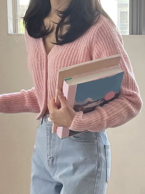 Korean Cardigan Outfits, Cardigan Office Outfit, Aesthetic Cardigan Outfit, Cardigan Outfits Aesthetic, Cardigan Outfit Korean, Pink Cardigan Outfit, Cardigan Korean Style, Cardigan Outfit Aesthetic, Pink Sweater Outfit