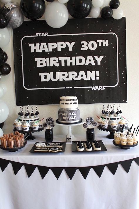 Star Wars Dessert, Star Wars Party Decorations, Surprise Party Decorations, Decoracion Star Wars, Star Wars Themed Birthday Party, Birthday Themes For Adults, Star Wars Theme Party, Birthday Party Decorations For Adults, Birthday Decorations For Men