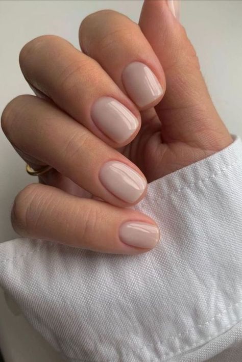 Classy Nude Dip Powder Nail Ideas Ongles Beiges, Natural Nails Manicure, Manikur Kuku, Short Gel Nails, Casual Nails, Her Nails, Nagel Inspo, Bride Nails, Glitter Pink