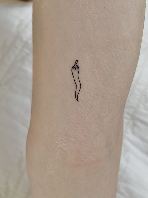 Italian horn/Cornicello/Devil’s horn/Lucky Chilli tattoo Red Horn Tattoo, Sicilian Horn Tattoo, Chilli Tattoo Ideas, Cornuto Tattoo, Tiny Chilli Tattoo, Italian Horn Tattoo Cornicello, Simple Italian Tattoos, Minimalist Italian Tattoo, Italian Chilli Tattoo