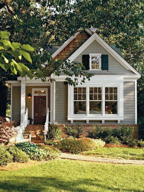 Wohne Im Tiny House, Plan Chalet, Small Cottage House Plans, Best Exterior Paint, Colors Combinations, Southern Living House Plans, Small Cottage Homes, Cottage Exterior, Pintura Exterior