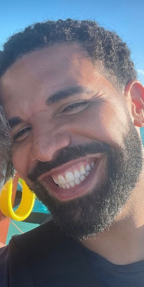 Drake Smiling, Og Coquette, Body Chain Jewelry Outfit, Coquette Princess, Ovo Sound, Champagne Papi, Drake Photos, Drizzy Drake, Drake Drizzy