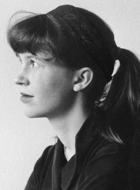 Writers And Poets, Sylvia Plath, Ted Hughes Sylvia Plath, Silvia Plath, Sylvia Plath Poems, Elizabeth Lail, Women Writers, People Of Interest, The Bell Jar