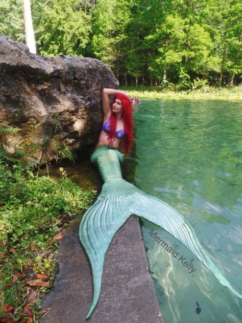 Meet Mermaid Kelly, a Disney obsessed girl who always dreamt of becoming a Professional Mermaid. She has made her dream a reality and continues to inspire people around the world to never give up on their dreams. You can see more of her photos on her Instagram (@mermaidkelly_) or watch her swim on her YouTube Channel (Mermaid Kelly). Mermaid Gif, Real Life Mermaid, Realistic Mermaid Tails, Mermaid Costume Diy, Mom Costumes, Professional Mermaid, Realistic Mermaid, Mermaid Pose, Mermaid Cosplay