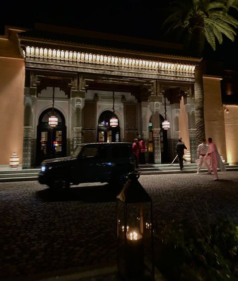 a little blurry picture of one of the most beautiful hotels in the world located in marrakech - la mamounia Marrakesh Wedding, La Mamounia Hotel, La Mamounia Marrakech, Inventing Anna, Morocco Aesthetic, Moroccan Aesthetic, La Mamounia, Arabian Night, Real Estate Gifts