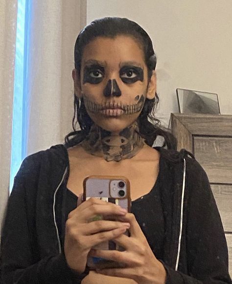 Halloween Costumes Tan Skin, Halloween Makeup Tate Langdon, Tate Langdon Skeleton Makeup, Rate Langdon Makeup, Tate Ahs Costume, Tate Skeleton Makeup, Ahs Costume Ideas, Tate Halloween Costume, Tate Ahs Makeup