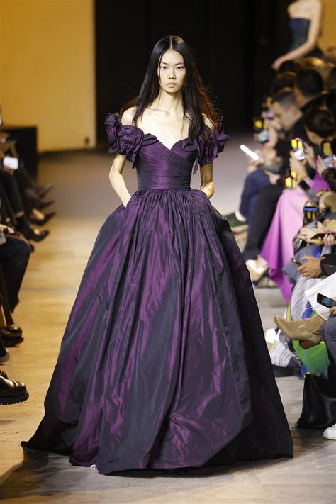 Couture, Haute Couture, Purple Runway Fashion, Elie Saab 2024, Outfit Claims, Bal Dresses, Editorial Glam, Events Dresses, Elie Saab Ready To Wear