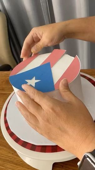 7K reactions · 1K shares | Audio por @edgaremiliopr #yaryscreationsfl | Yary's Creations | Yary's Creations · Original audio Puerto Rico, Puerto Rico Cake, Puerto Rican Flag, Puerto Rican, Instagram Accounts, A Video, Cake Decorating, Playing Cards, Flag