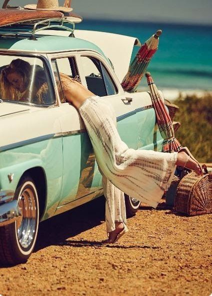 Road Tripin' - Love the Bohemian Pants Hippy Life, Kombi Hippie, Boho Chique, Estilo Hippie, Hippie Life, Boho Fashion Bohemian, Bohemian Lifestyle, Beach Please, Good Year