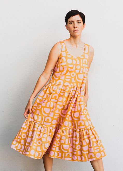 Tiered Dress Pattern, Sundress Sewing Patterns, Dress Sewing Patterns Free, Sundress Pattern, Summer Dress Patterns, Sewing School, Summer Sewing, Dress Patterns Free, Gathered Dress