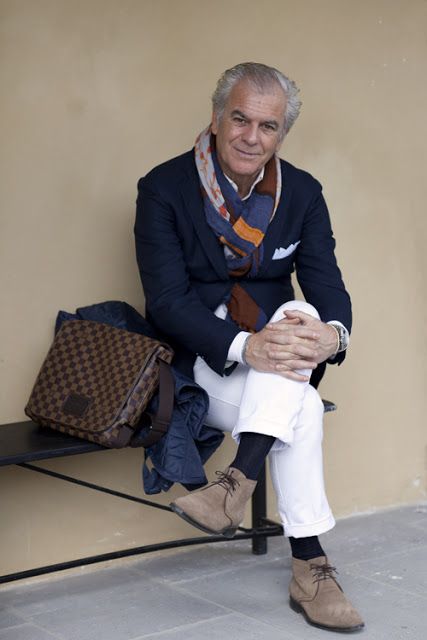 Grey Fox: Should older men wear white trainers anywhere except the gym? Stil Masculin, Older Mens Fashion, Herren Style, Style Masculin, Italian Men, Advanced Style, Ageless Style, Sharp Dressed Man, Men Street