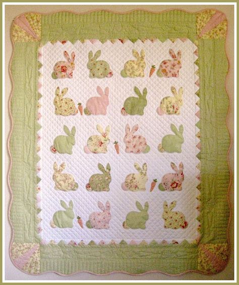 T. in the Burg: Bunny Quilt for a future grandchild Quilt Modernen, Bunny Quilt, Spring Quilts, Childrens Quilts, Holiday Quilts, Animal Quilts, Girls Quilts, Mini Quilts