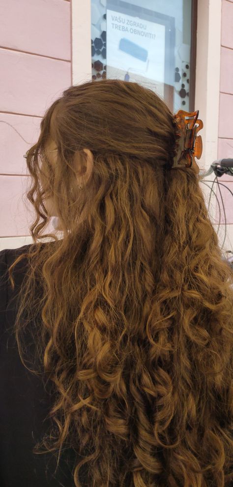 Long Curly Hair Ideas, Wavy Hairstyle Ideas, Hairstyles For Wavy Hair, Curly Hair Ideas, Fun Hairstyles, Wavy Hairstyle, Brown Curly Hair, Trendy Hairstyle, Hairdos For Curly Hair