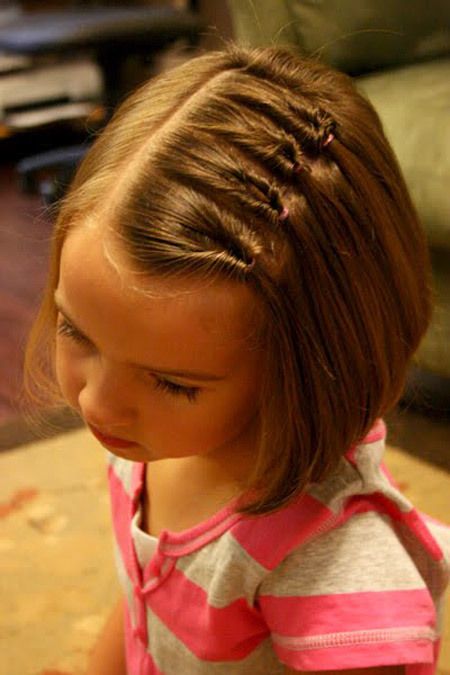 Hairstyles For Kids With Short Hair - Twisted Ponytails Sanggul Modern, Easy Hairstyles For Kids, Girl Hair Dos, Vlasové Trendy, Easy Hairstyles Quick, Hairdos For Short Hair, Hair Sytles, Girl Haircuts