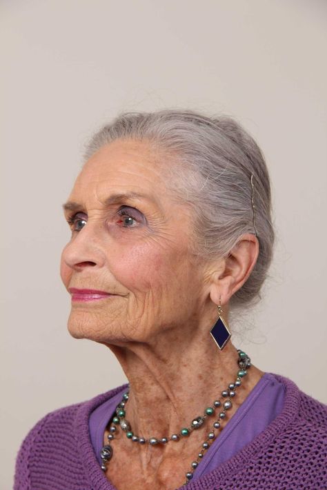 Selfe says: 'When I look in the mirror I see a wrinkly old woman. Not good! It's amazing what make-up and a bit of titivating can do, though.' Daphne Selfe, Old Age Makeup, Beautiful Gray Hair, Old Faces, Beautiful Old Woman, Model Profiles, Older Models, Advanced Style, Ageless Style
