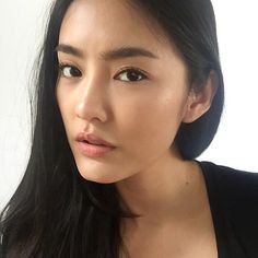 Makeup for tan/dark skin asian Makeup Olive Skin, Asian Brows, Kylie Jenner Eye Makeup, Wedding Makeup Asian, Makeup Asian, South East Asian, Wedding Makeup Tips, Bridal Makeup Natural, Olive Skin